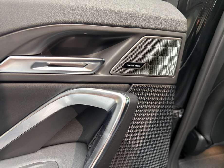 BMW iX2 eDrive20 (Bild 16/18)