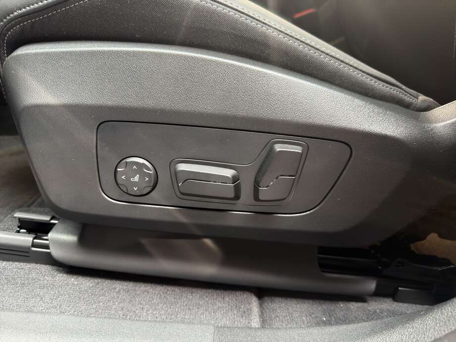 BMW iX2 eDrive20 (Bild 17/18)