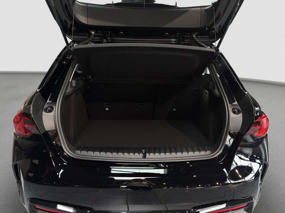BMW 116 (Bild 15/18)