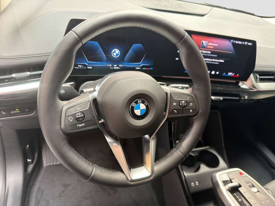 BMW 218 Active Tourer (Bild 12/18)
