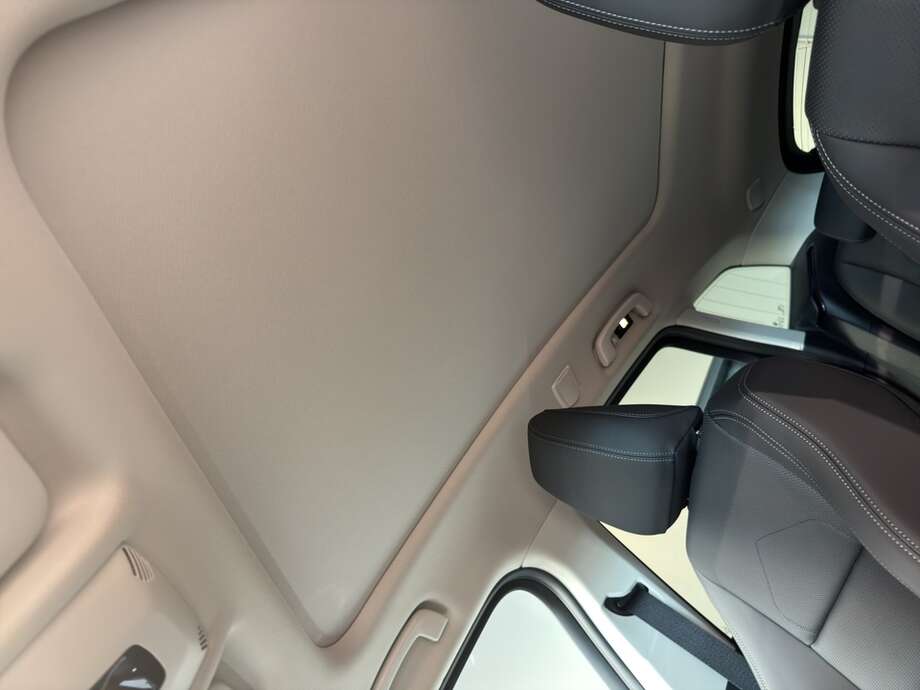 BMW 218 Active Tourer (Bild 17/18)