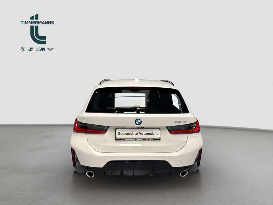BMW 320d (Bild 4/18)
