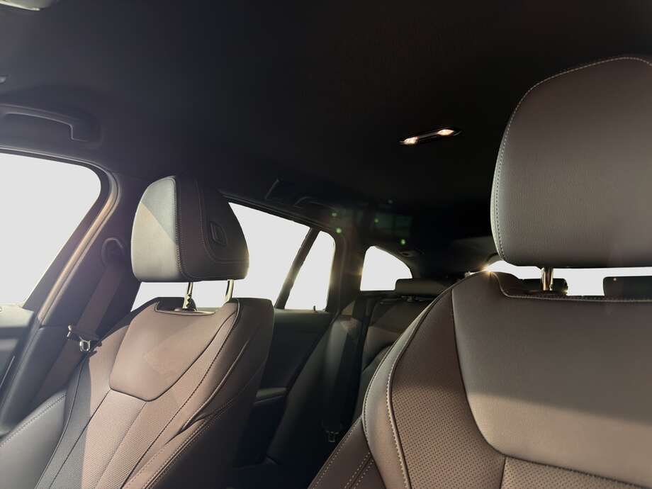 BMW 320d (Bild 11/18)