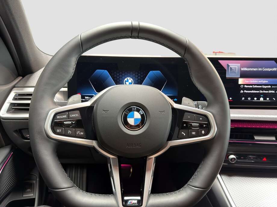 BMW 320d (Bild 12/18)