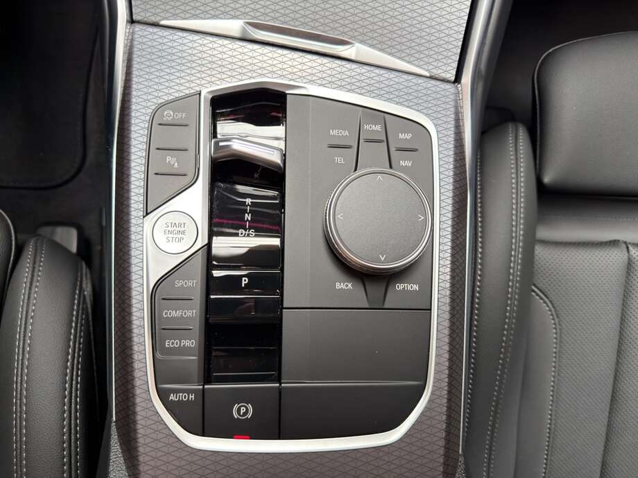 BMW 320d (Bild 16/18)