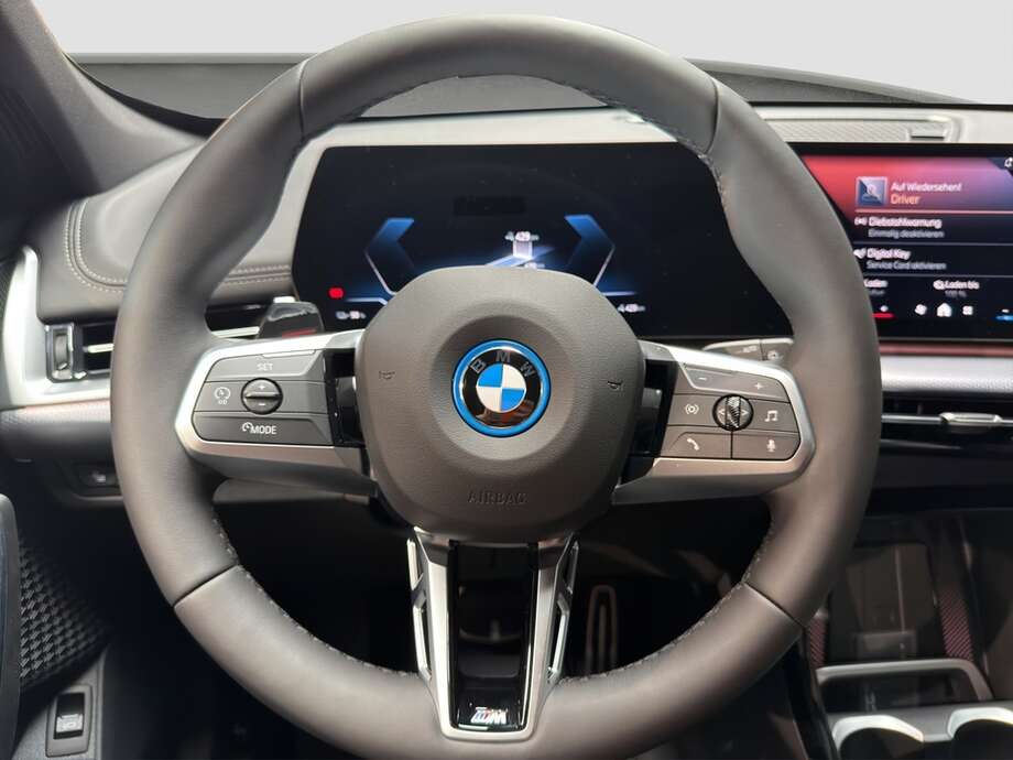 BMW BMW iX1 eDrive20 (Bild 12/18)