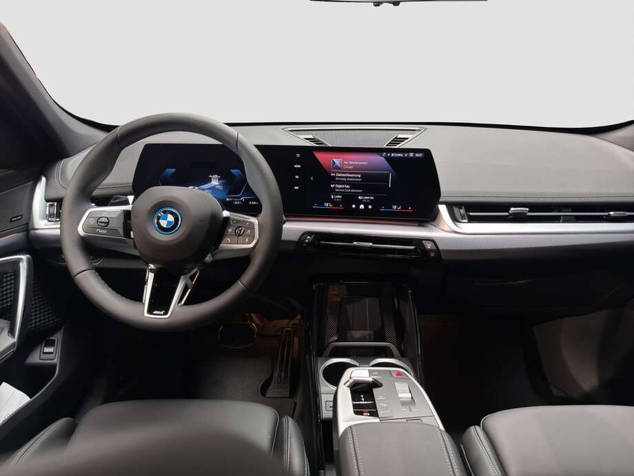 BMW BMW iX1 eDrive20 (Bild 13/18)