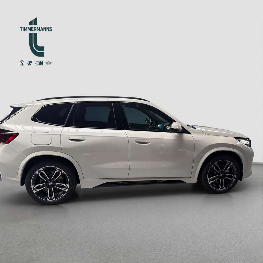 BMW BMW iX1 eDrive20 (Bild 6/18)