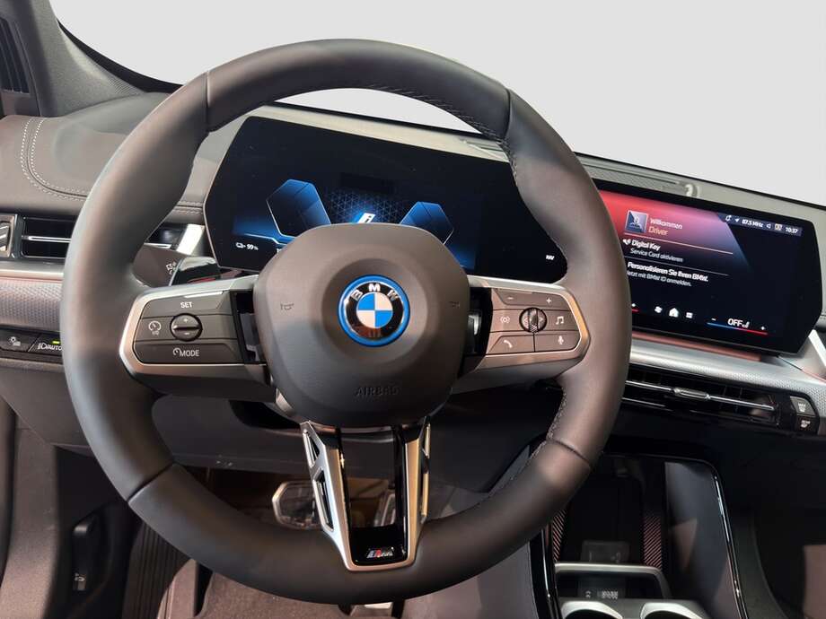 BMW BMW iX1 eDrive20 (Bild 12/18)