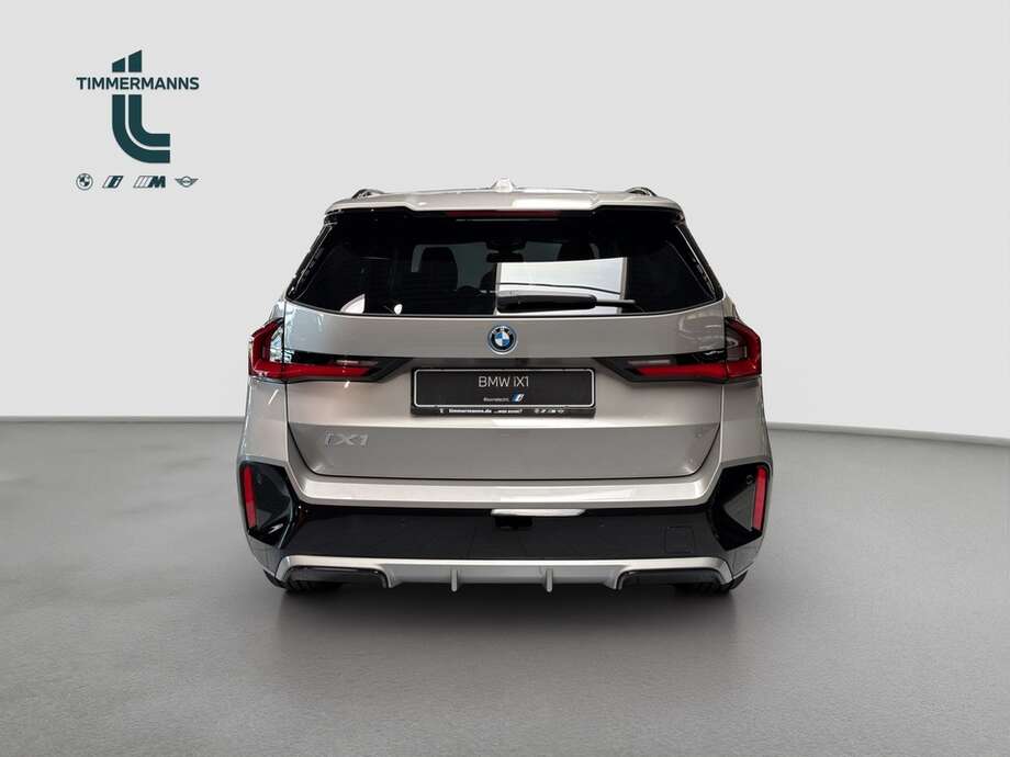 BMW BMW iX1 eDrive20 (Bild 4/18)