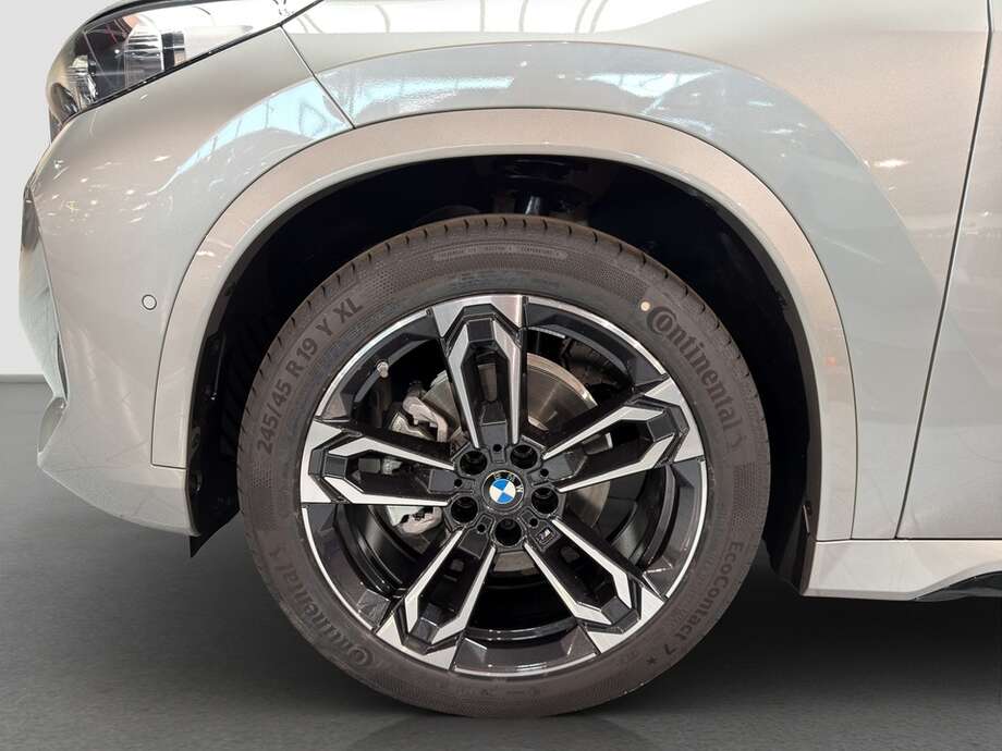 BMW BMW iX1 eDrive20 (Bild 9/18)