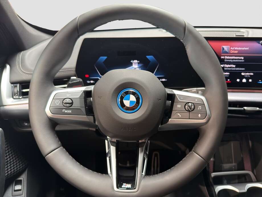 BMW BMW iX1 eDrive20 (Bild 12/18)
