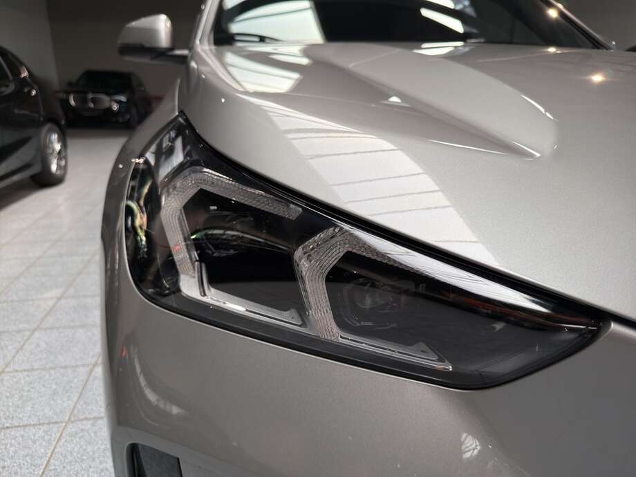 BMW BMW iX1 eDrive20 (Bild 17/18)