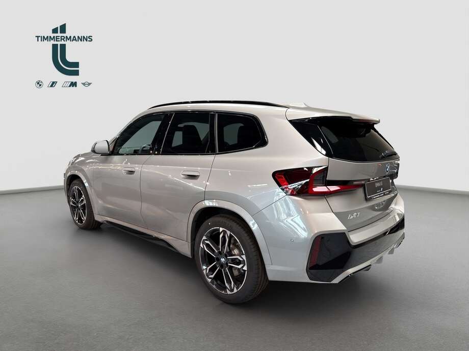 BMW BMW iX1 eDrive20 (Bild 3/18)
