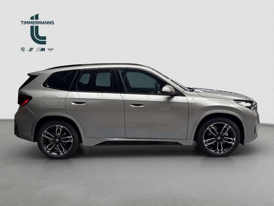 BMW BMW iX1 eDrive20 (Bild 6/18)