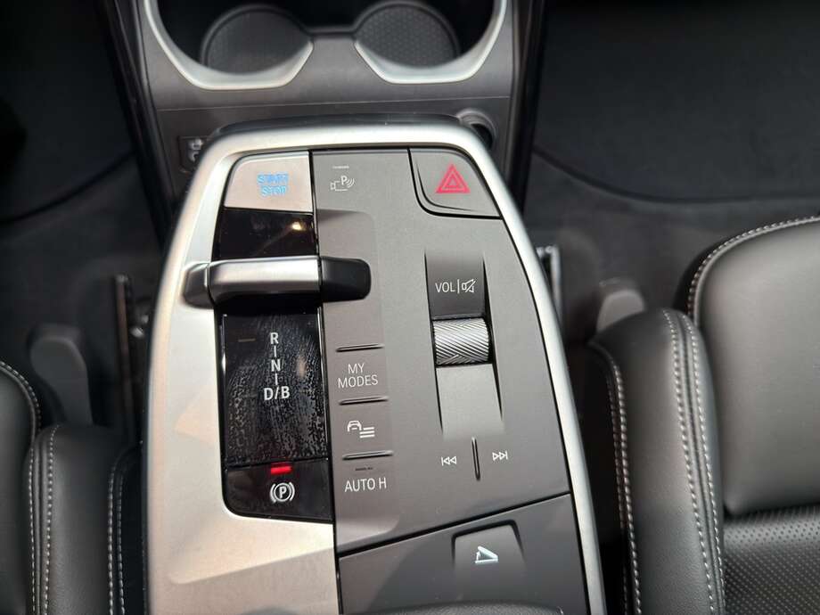 BMW BMW iX1 eDrive20 (Bild 16/18)