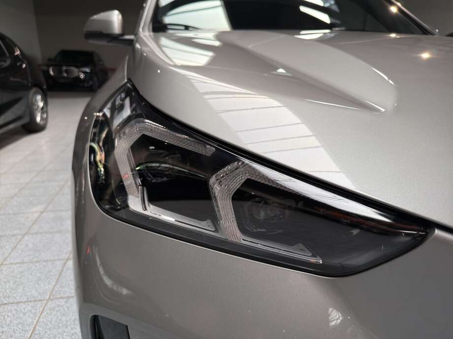 BMW BMW iX1 eDrive20 (Bild 17/18)