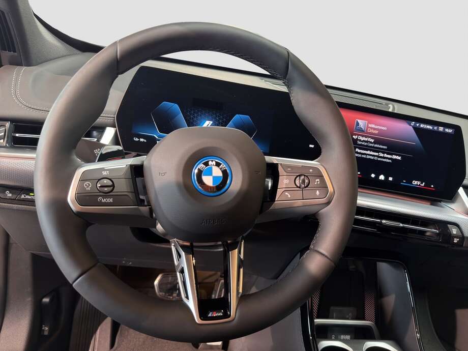 BMW BMW iX1 eDrive20 (Bild 12/18)