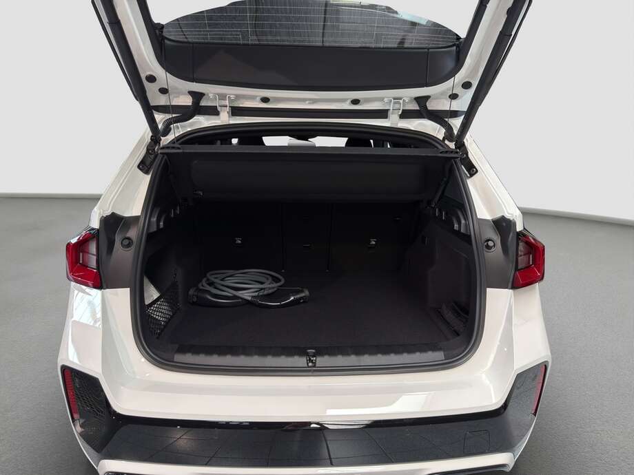 BMW BMW iX1 eDrive20 (Bild 15/18)