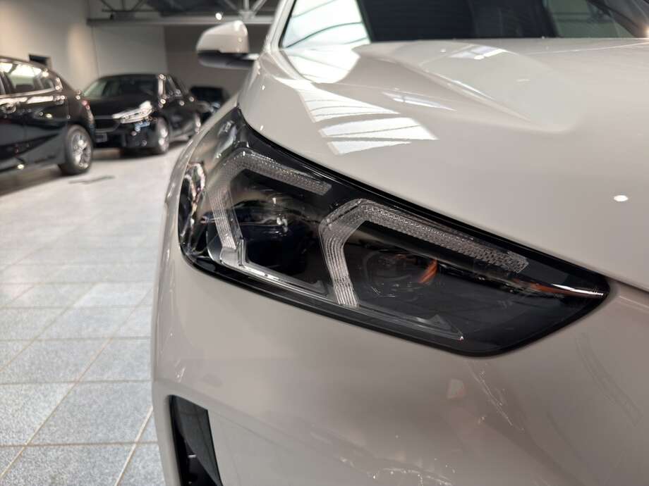 BMW BMW iX1 eDrive20 (Bild 18/18)