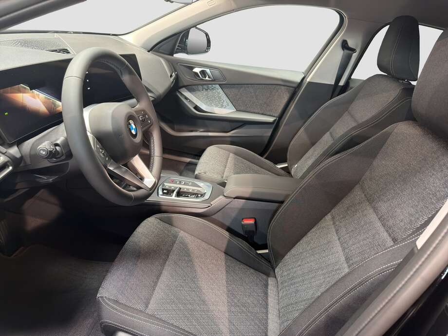 BMW 118d (Bild 10/18)