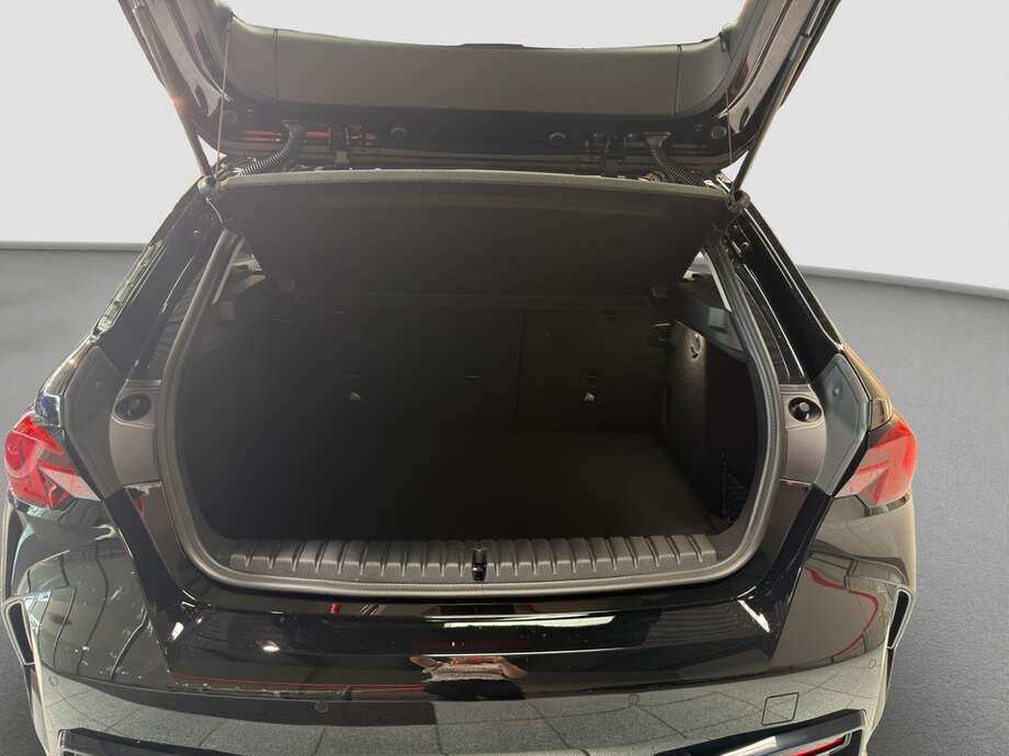 BMW 118d (Bild 15/18)