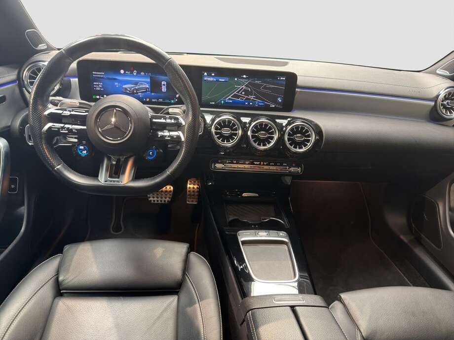 Mercedes-Benz CLA 35 AMG (Bild 13/18)