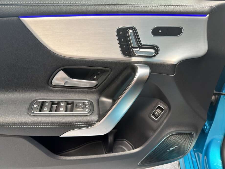 Mercedes-Benz CLA 35 AMG (Bild 16/18)