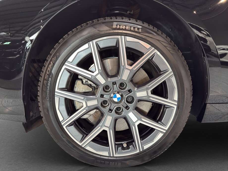 BMW 123 xDrive (Bild 10/16)