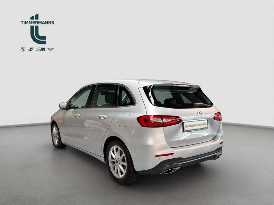Mercedes-Benz B 180 (Bild 3/17)