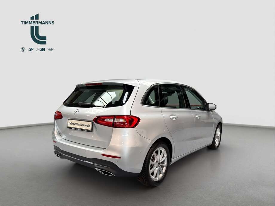 Mercedes-Benz B 180 (Bild 5/17)