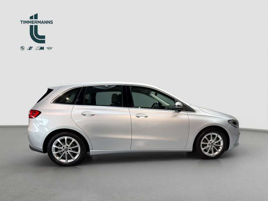 Mercedes-Benz B 180 (Bild 6/17)