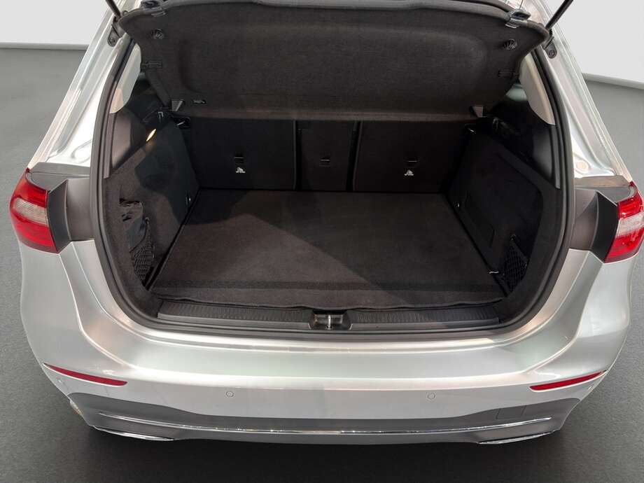 Mercedes-Benz B 180 (Bild 15/17)