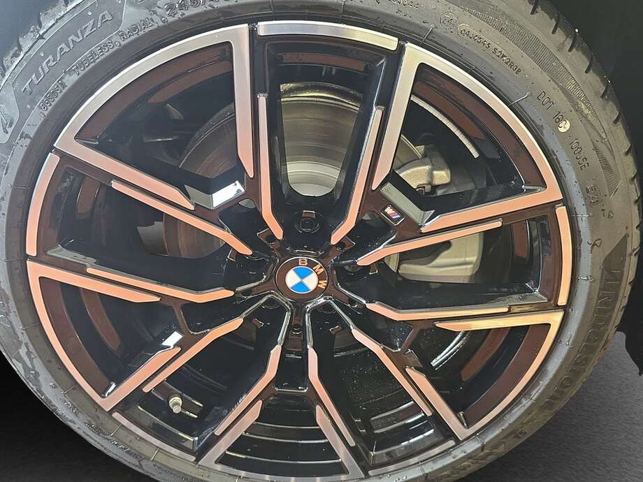 BMW i4 (Bild 9/18)
