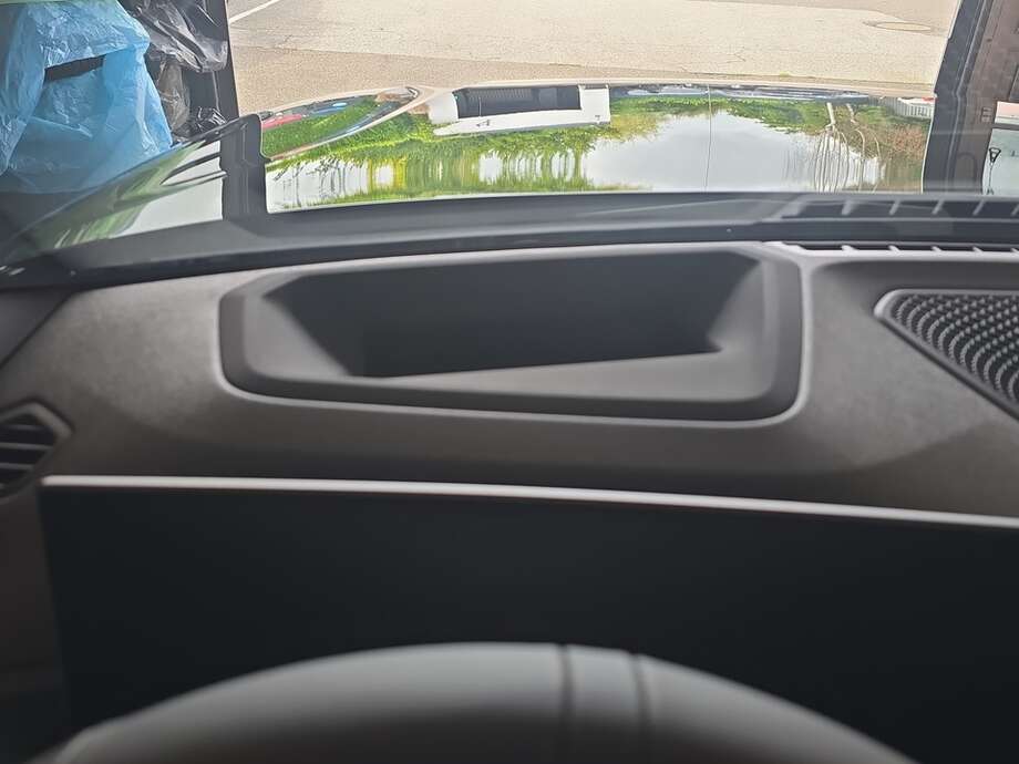 BMW i4 (Bild 18/18)