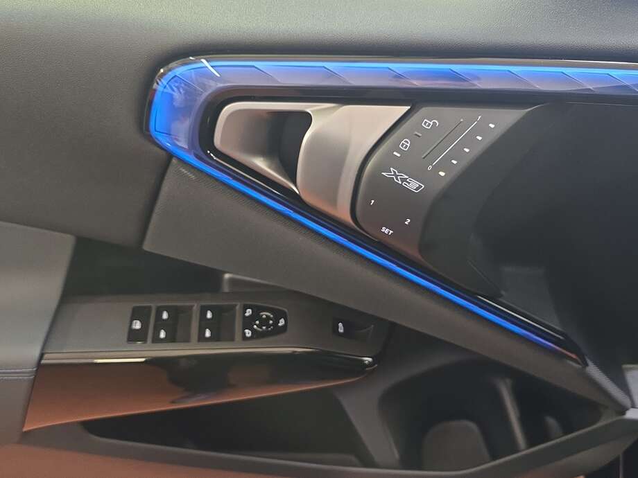 BMW X3 (Bild 16/18)