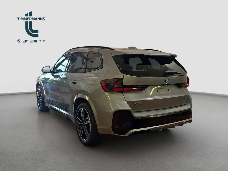 BMW BMW iX1 eDrive20 (Bild 3/17)