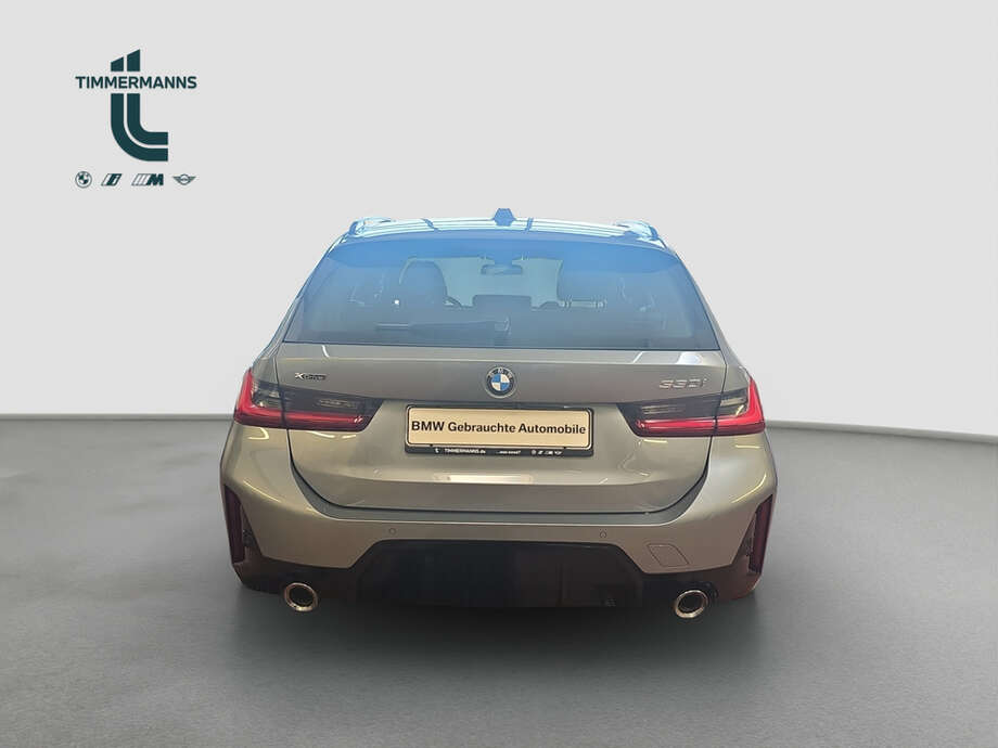 BMW 330i xDrive (Bild 4/18)