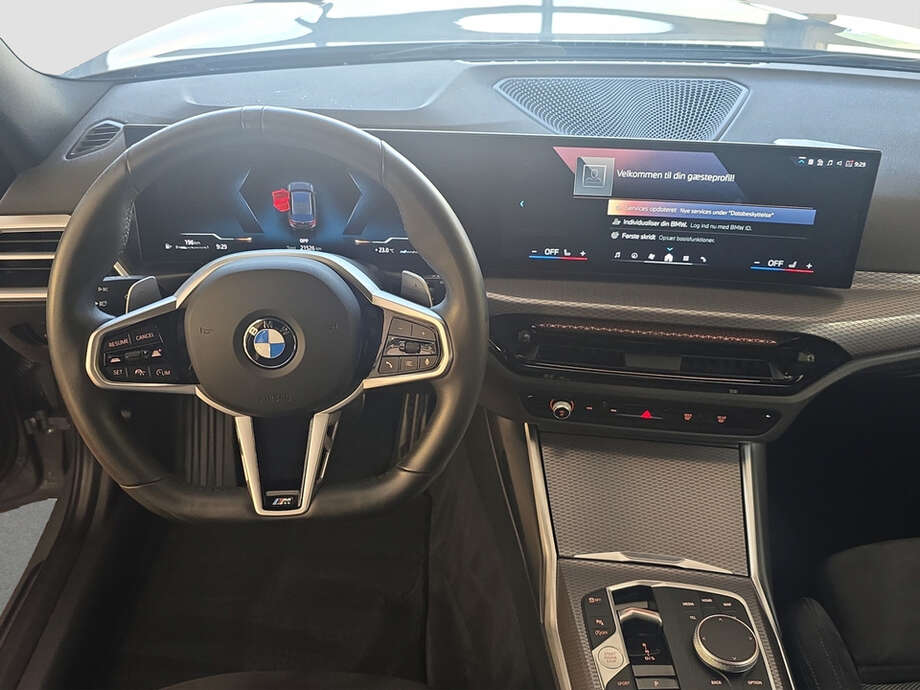 BMW 330i xDrive (Bild 13/18)