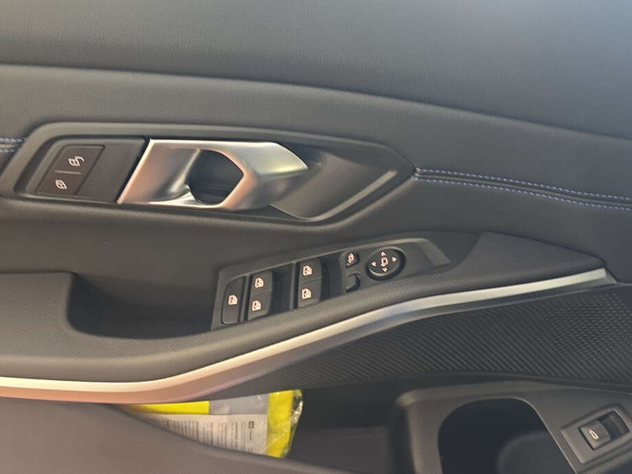 BMW 330i xDrive (Bild 16/18)