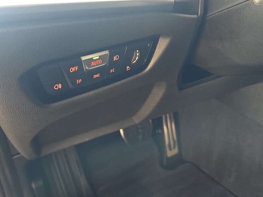 BMW 330i xDrive (Bild 17/18)