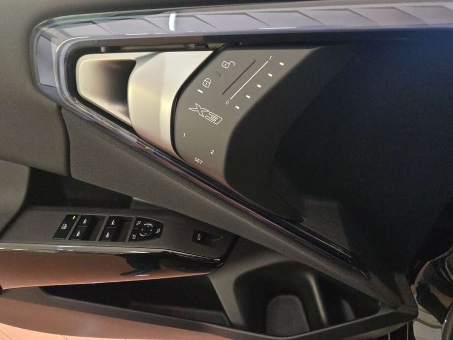 BMW X3 (Bild 16/18)