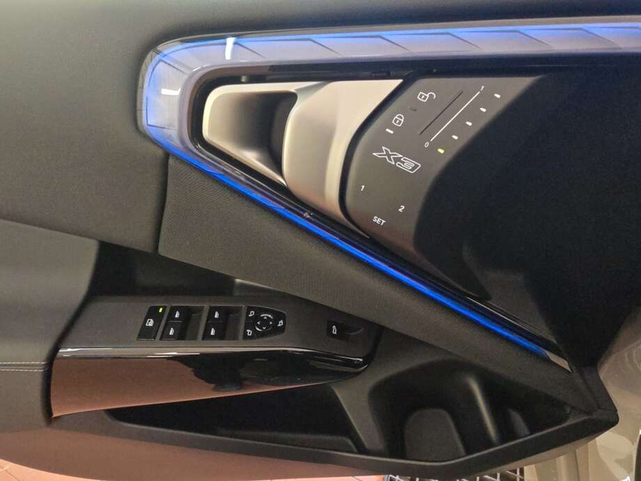 BMW X3 (Bild 16/18)