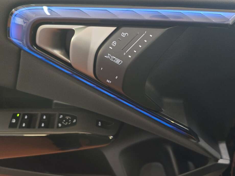 BMW X3 (Bild 16/18)