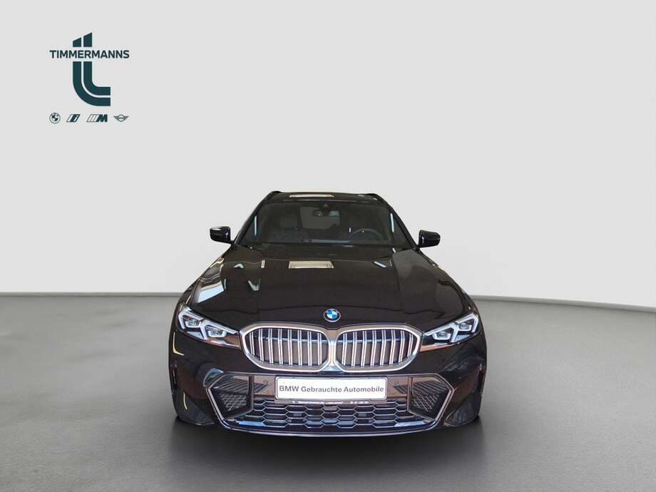 BMW 320d (Bild 8/18)