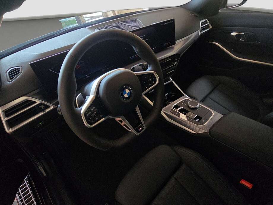 BMW 320d (Bild 10/18)