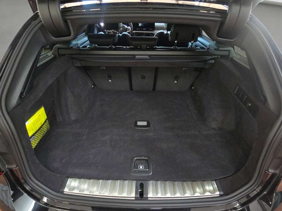 BMW 320d (Bild 15/18)