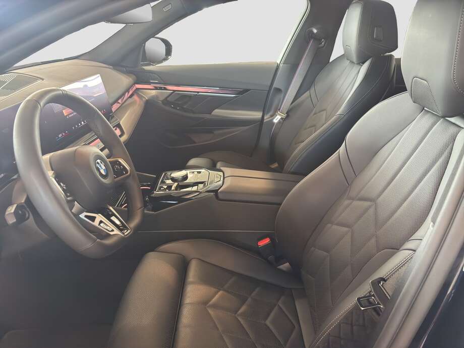 BMW 520d (Bild 10/18)