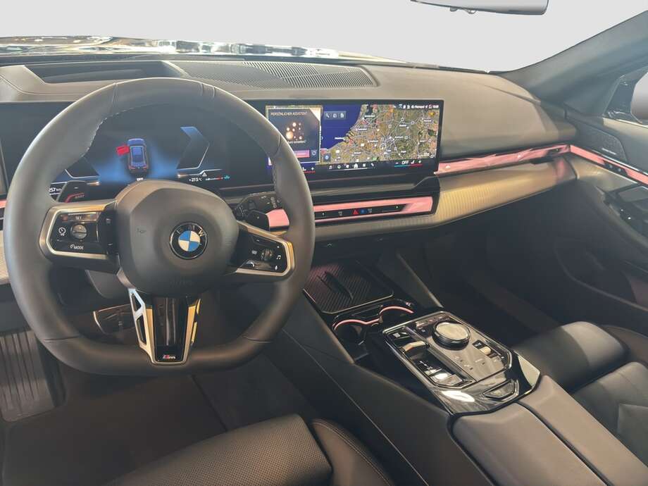 BMW 520d (Bild 12/18)