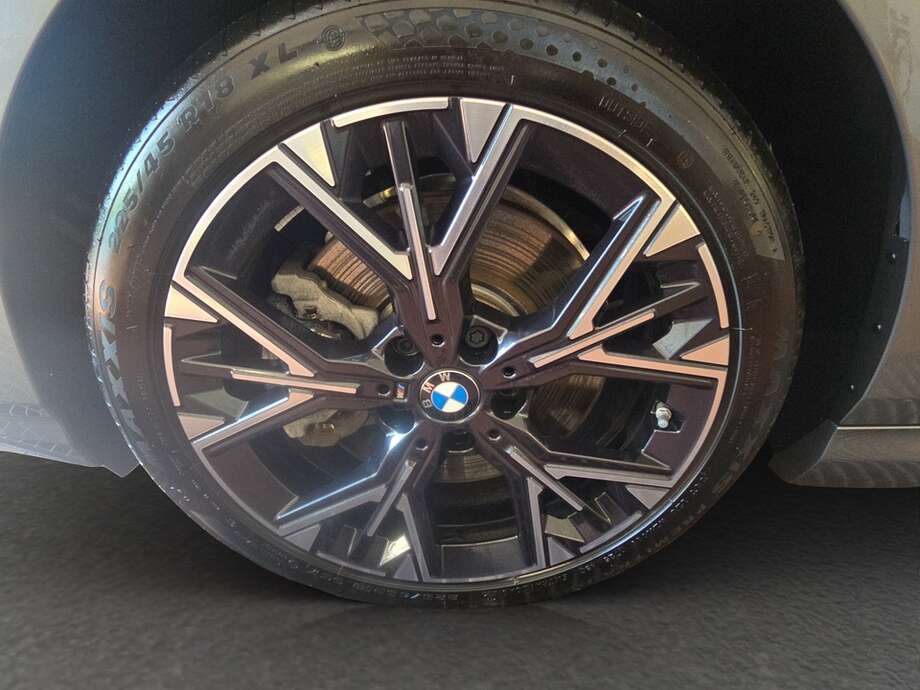BMW 123 xDrive (Bild 10/19)